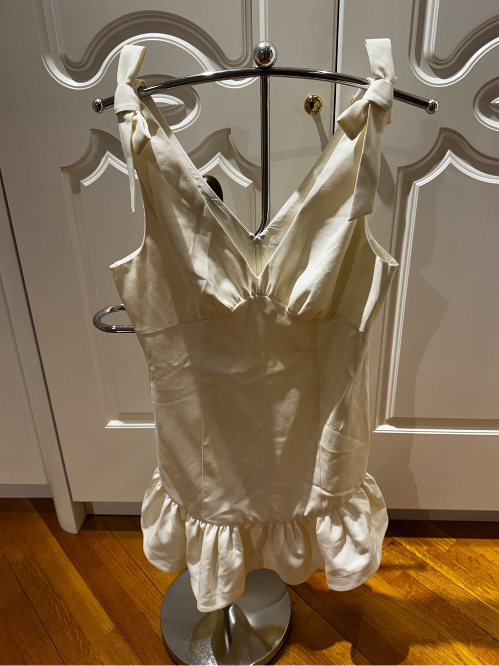 Likely Cream V-Neck Dress size 12